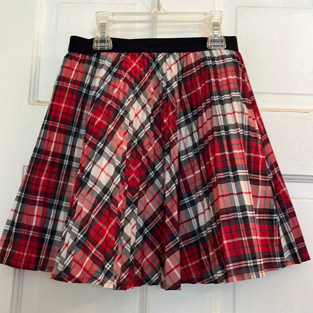 Gap girls red tartan plaid pleated skirt in sizes X-Large